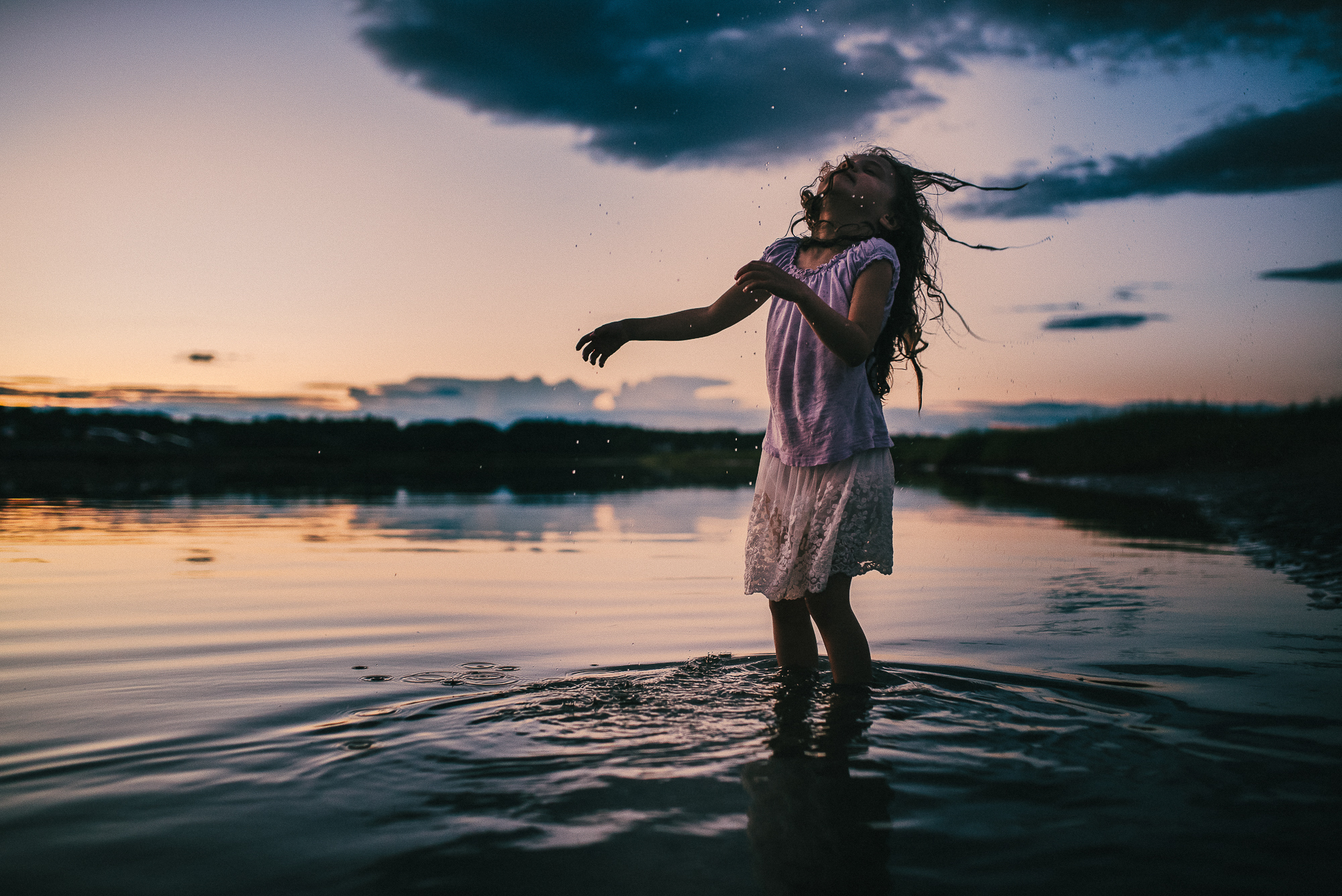 10 Tips For Emotive Blue Hour Portraits - Jen Bilodeau 